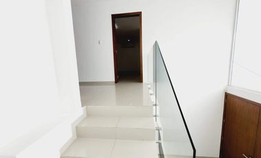 Casa en Venta en Punta Tiburon, con amplio jardin y alberca