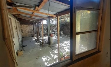 VENDO CASA EXCELENTE UBICACIÓN PARA REMODELAR