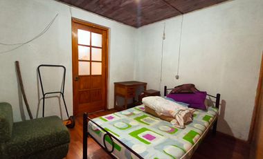 Cómoda casa 2 dormitorios un baño amplio patio y antejardin