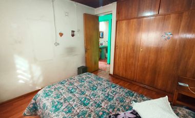 Cómoda casa 2 dormitorios un baño amplio patio y antejardin