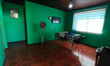 Cómoda casa 2 dormitorios un baño amplio patio y antejardin