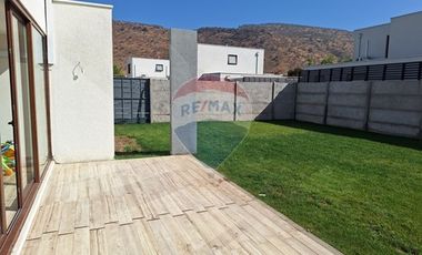 Tu hogar moderno y sereno en Tierras Lindas