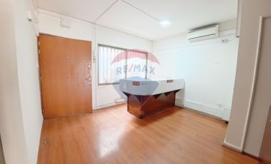 Amplia Oficina de 110m2 en Santiago