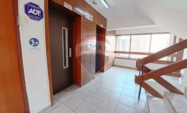 Amplia Oficina de 110m2 en Santiago