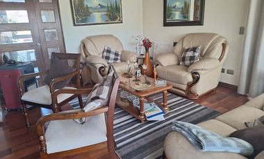 Venta de Casa en Cond Las Rosas de Linderos