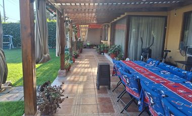 Venta de Casa en Cond Las Rosas de Linderos