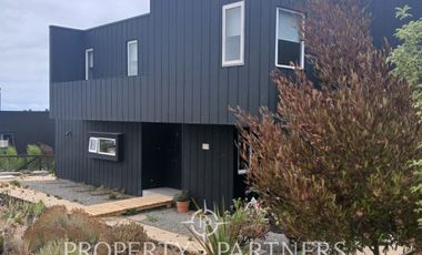 Acogedora casa en arriendo en Polo Maitencillo - año corrido