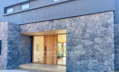 EXCLUSIVA CASA NUEVA EN LAS BRISAS DE SANTO DOMINGO