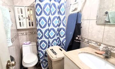 Amplia Casa de 3 pisos en La Florida!