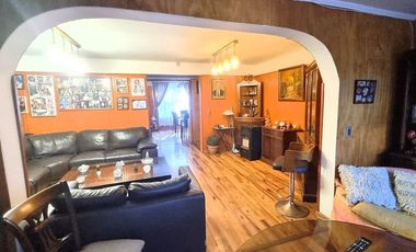 Amplia Casa de 3 pisos en La Florida!