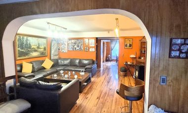 Amplia Casa de 3 pisos en La Florida!