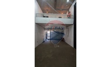 3 Locales Com. + Oficina + Bodega en Patronato