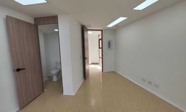 CONSULTORIO EN ARRIENDO UBICADO EN EL POBLADO SECTOR SAN DIEGO
