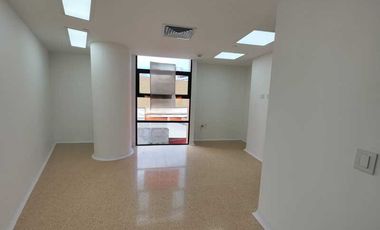 CONSULTORIO EN ARRIENDO UBICADO EN EL POBLADO SECTOR SAN DIEGO