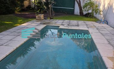 Casa en Monte Grande sobre gran lote con piscina muy buena ubicación