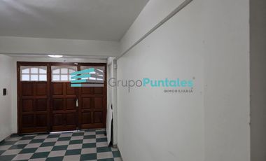 Casa en Monte Grande sobre gran lote con piscina muy buena ubicación