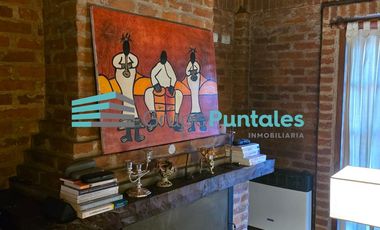 Casa en Monte Grande sobre gran lote con piscina muy buena ubicación