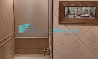 Casa en Monte Grande sobre gran lote con piscina muy buena ubicación