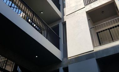 Departamento 2 ambientes con Cochera -  ALQUILER - Lomas de Zamora Oeste