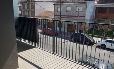 Departamento 2 ambientes con Cochera -  ALQUILER - Lomas de Zamora Oeste