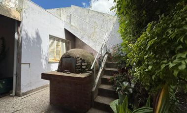 Casa en Wilde tres ambientes en venta