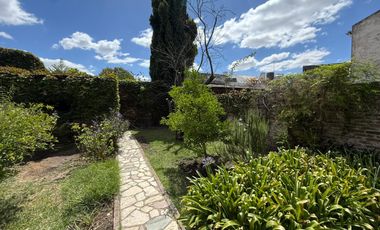Casa en Wilde tres ambientes en venta