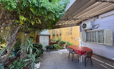 Casa en Wilde tres ambientes en venta