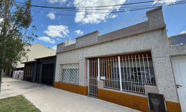 Casa en Wilde tres ambientes en venta