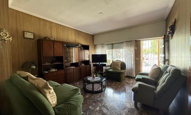 Casa en Wilde tres ambientes en venta