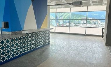 Oficina semi acondicionada en renta de 120m2 edificio en Valle Oriente