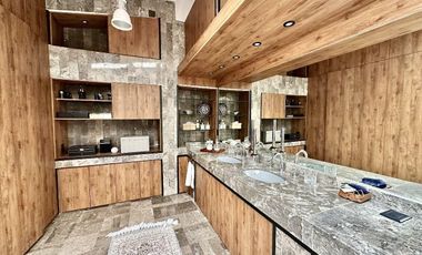 Amplia casa en Jardines de la Montaña