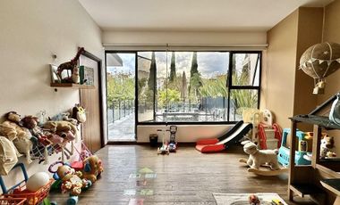 Amplia casa en Jardines de la Montaña