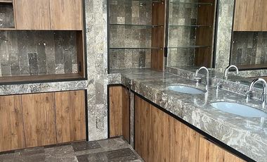 Amplia casa en Jardines de la Montaña