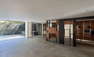 Amplia casa en Jardines de la Montaña