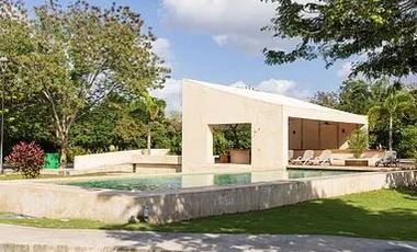 CASA RESIDENCIAL DE LUJO EN VENTA EN PRIVADA AL NORTE DE MERIDA