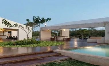 CASA RESIDENCIAL DE LUJO EN VENTA EN PRIVADA AL NORTE DE MERIDA