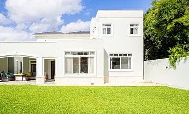 CASA RESIDENCIAL DE LUJO EN VENTA EN PRIVADA AL NORTE DE MERIDA