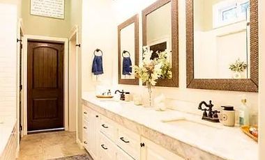 CASA RESIDENCIAL DE LUJO EN VENTA EN PRIVADA AL NORTE DE MERIDA