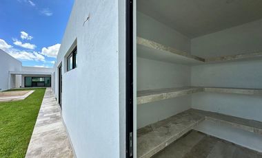 CASA EN VENTA DE 1 PISO CON 4 HABITACIONES EN DZITYA. MERIDA