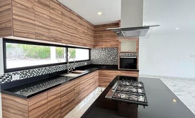 CASA EN VENTA DE UNA PLANTA EN PRIVADA JARDINES LA REJOYADA