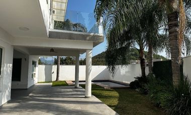 CASA EN RENTA SIERRA ALTA 6 SECTOR