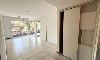 Monoambiente con balcon en alquiler en San Isidro