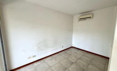 Monoambiente con balcon en alquiler en San Isidro