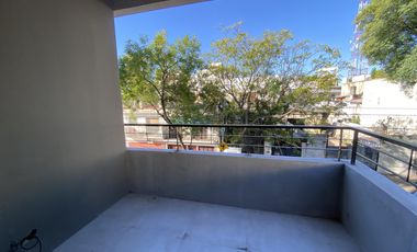 Monoambiente con Amplio balcón al Frente!!!