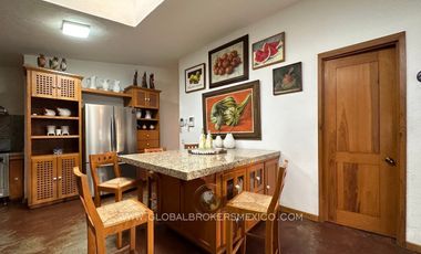 Lujosa Casa con Alberca Privada en Ajijic, Chapala, Jalisco.