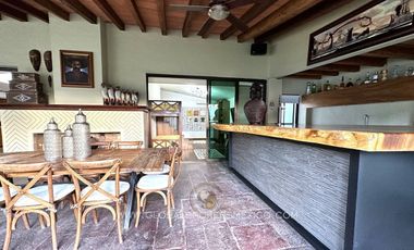 Lujosa Casa con Alberca Privada en Ajijic, Chapala, Jalisco.