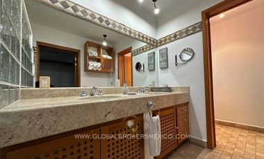 Lujosa Casa con Alberca Privada en Ajijic, Chapala, Jalisco.