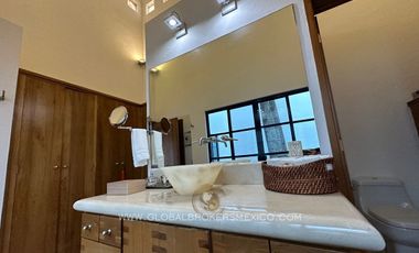 Lujosa Casa con Alberca Privada en Ajijic, Chapala, Jalisco.