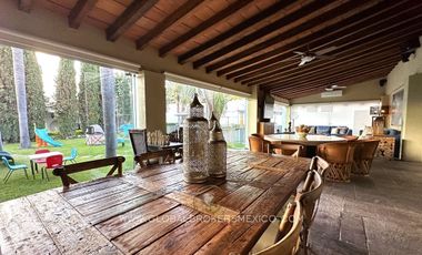 Lujosa Casa con Alberca Privada en Ajijic, Chapala, Jalisco.