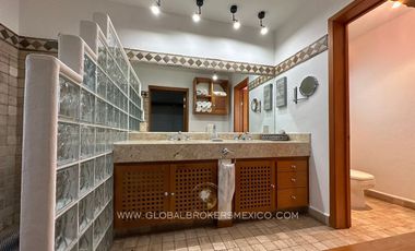 Lujosa Casa con Alberca Privada en Ajijic, Chapala, Jalisco.